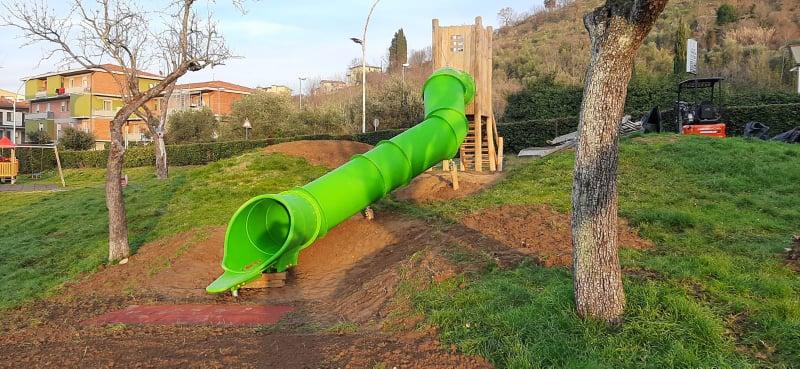 aree ludiche customizzate scivolo tubo su misura pelago