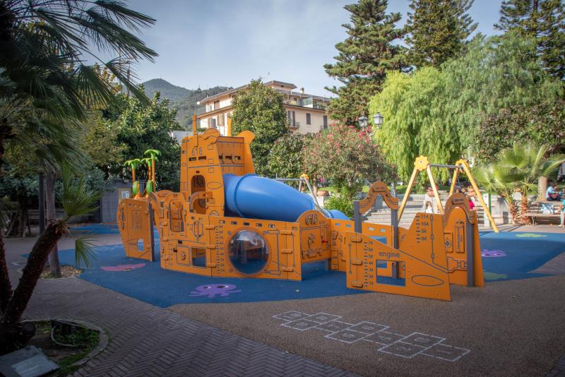 holzhof in italia Area giochi a tema integrata nel paesaggio - Liguria