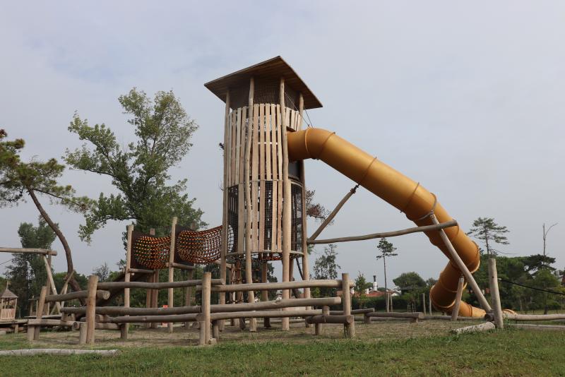 aree ludiche customizzate struttura ludica in robinia alberella