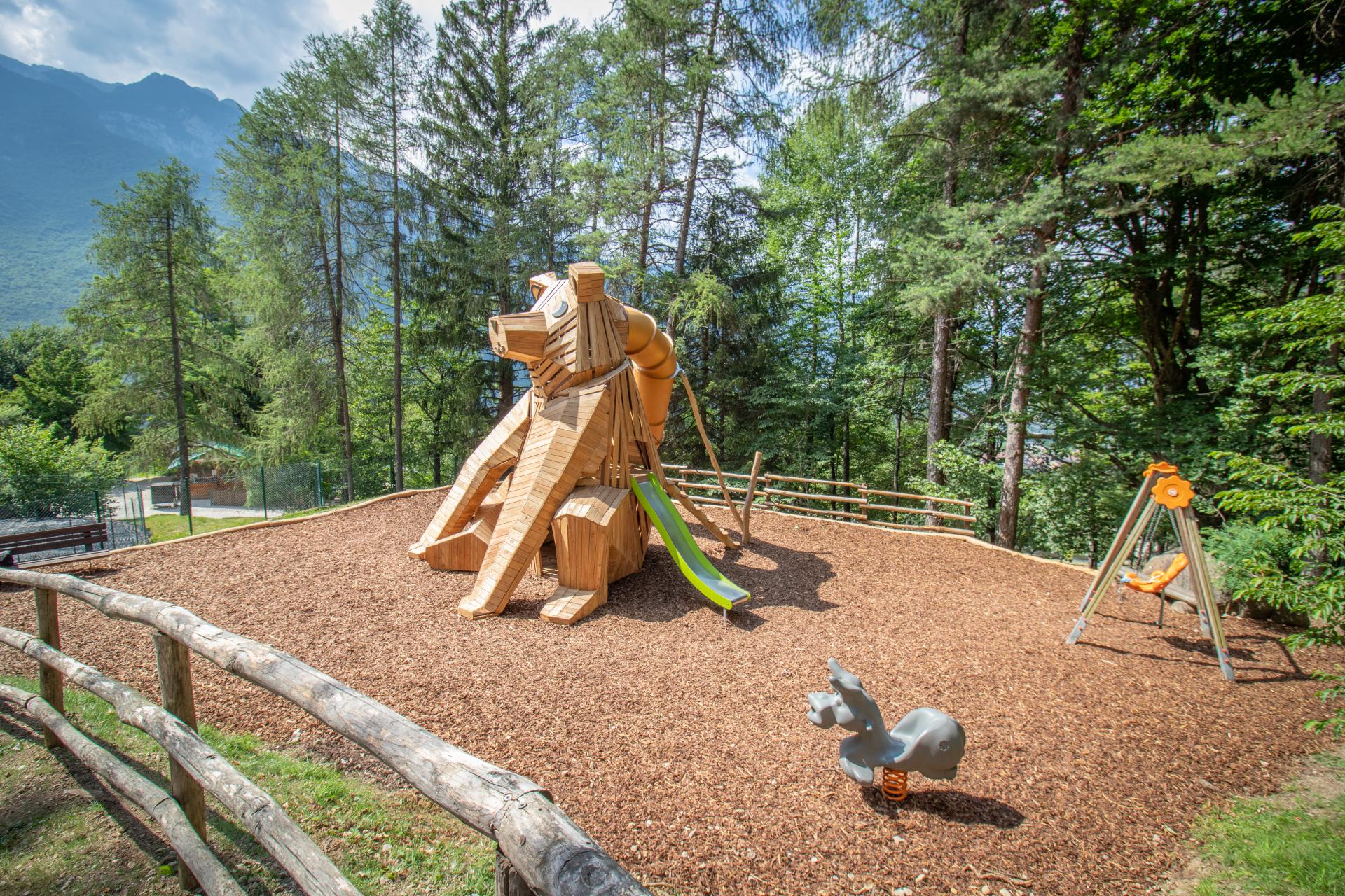 holzhof in italia Area giochi a tema Fantasy per parchi divertimento e resort - Belpark, Trentino