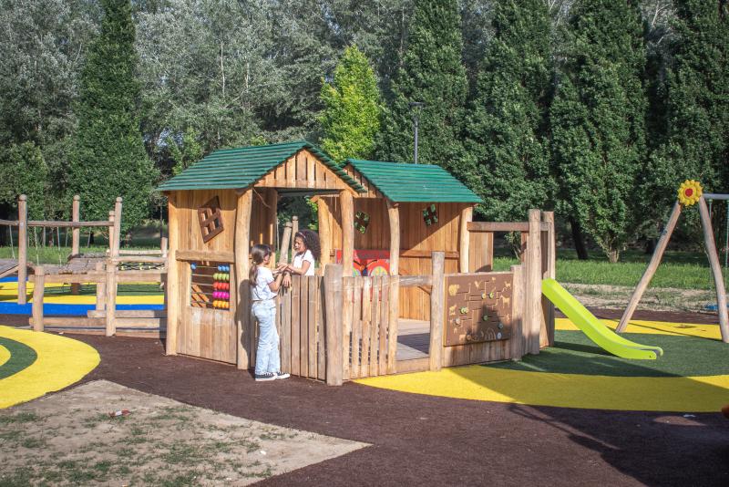 holzhof in italia Struttura gioco accessibile in legno di Robinia per parchi cittadini - Lucca