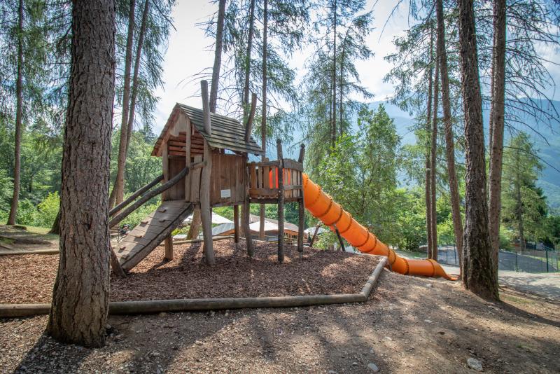 aree ludiche customizzate scivolo tubo su misura belpark