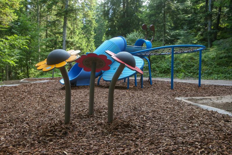 aree ludiche customizzate sentiero tematico mega bugs paganella